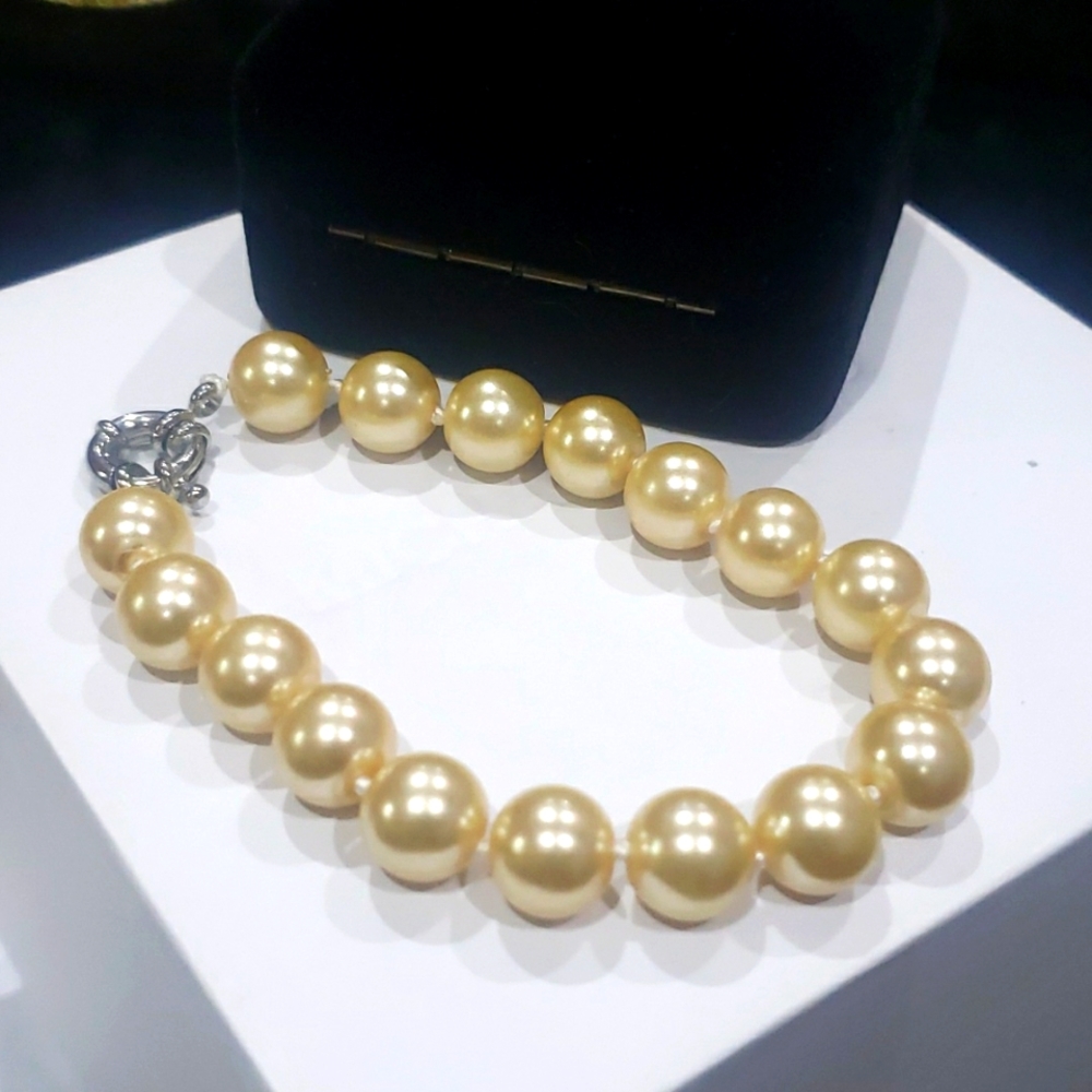 Vintage Yellow Pearl Bracelet